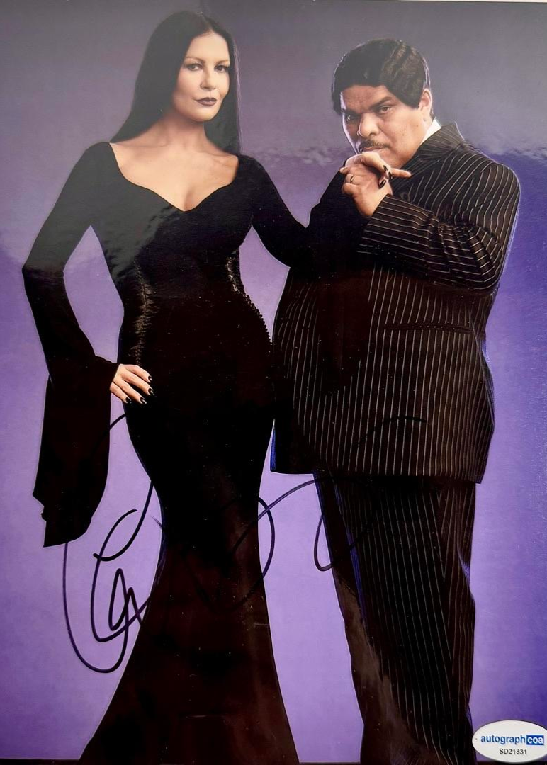 Catherine Zeta-Jones Signed 8x10 Photo (Morticia / Addams Family) - ACOA